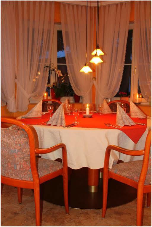 Hotel Schlossmatt Schwoerstadt ภายนอก รูปภาพ